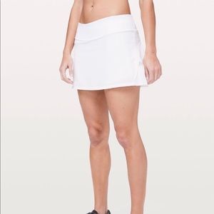 LULULEMON play off the pleats white skirt- size 6